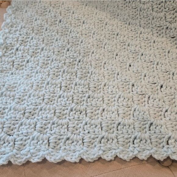 NEW ICE BLUE BABY BLANKET NEWBORN 30 X 30 INCHES Corner To Corner Pattern - Picture 5 of 7